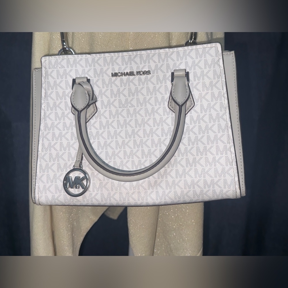 Michael Kors Hope Medium Messenger Tote Bag